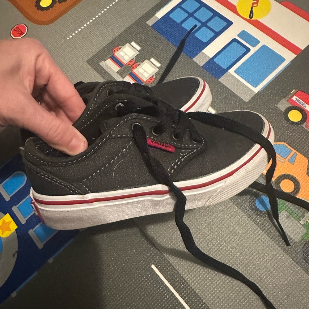 Toddler boy size 10.5
